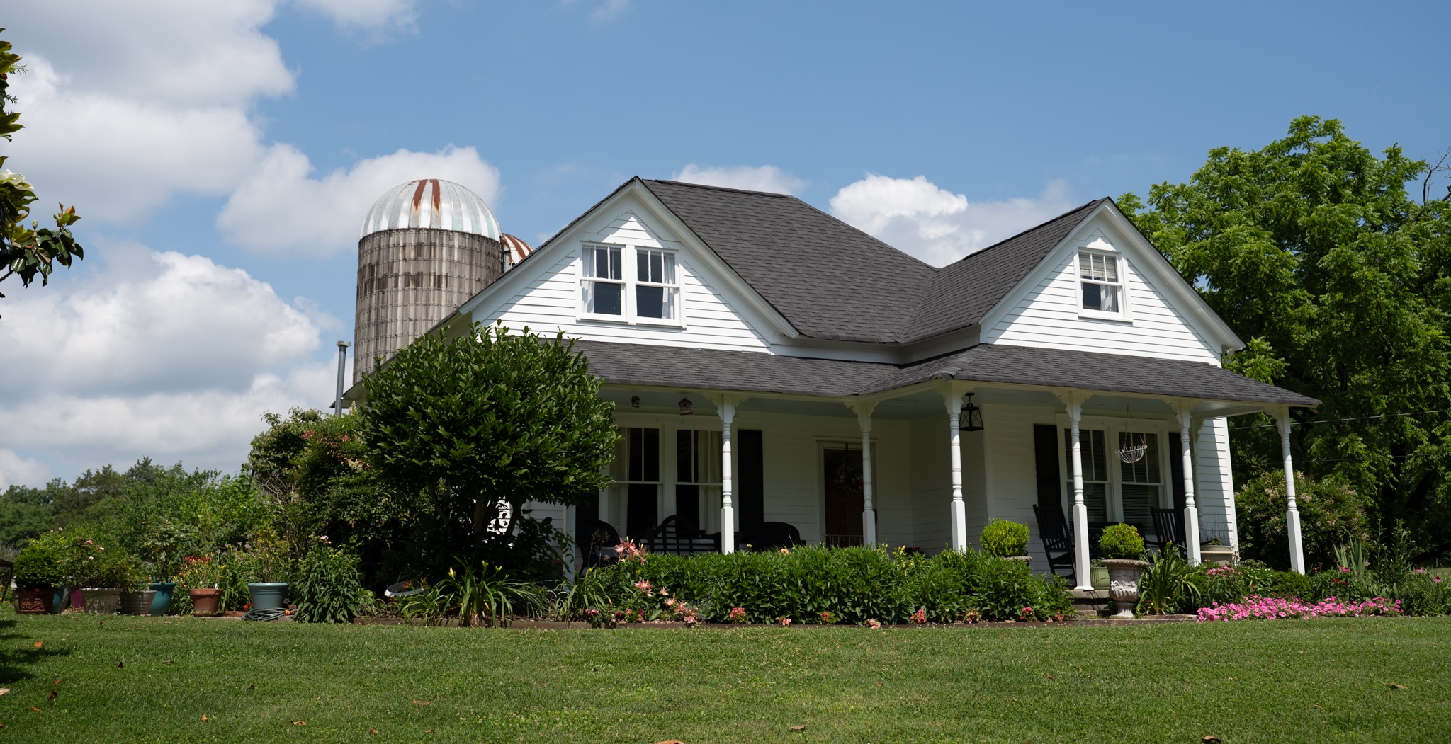 Home on a lush green lawn grown by a local sod farm serving Chattanooga TN and Ringgold GA.
